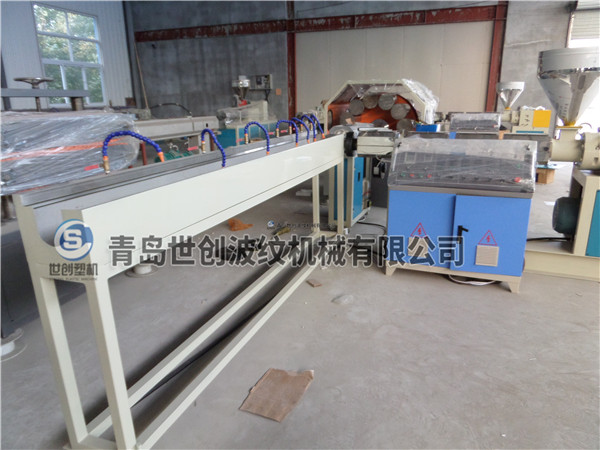 PVC纖維增強（qiáng）軟管設備